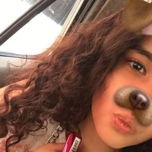 Meet your Posher, Beatriz